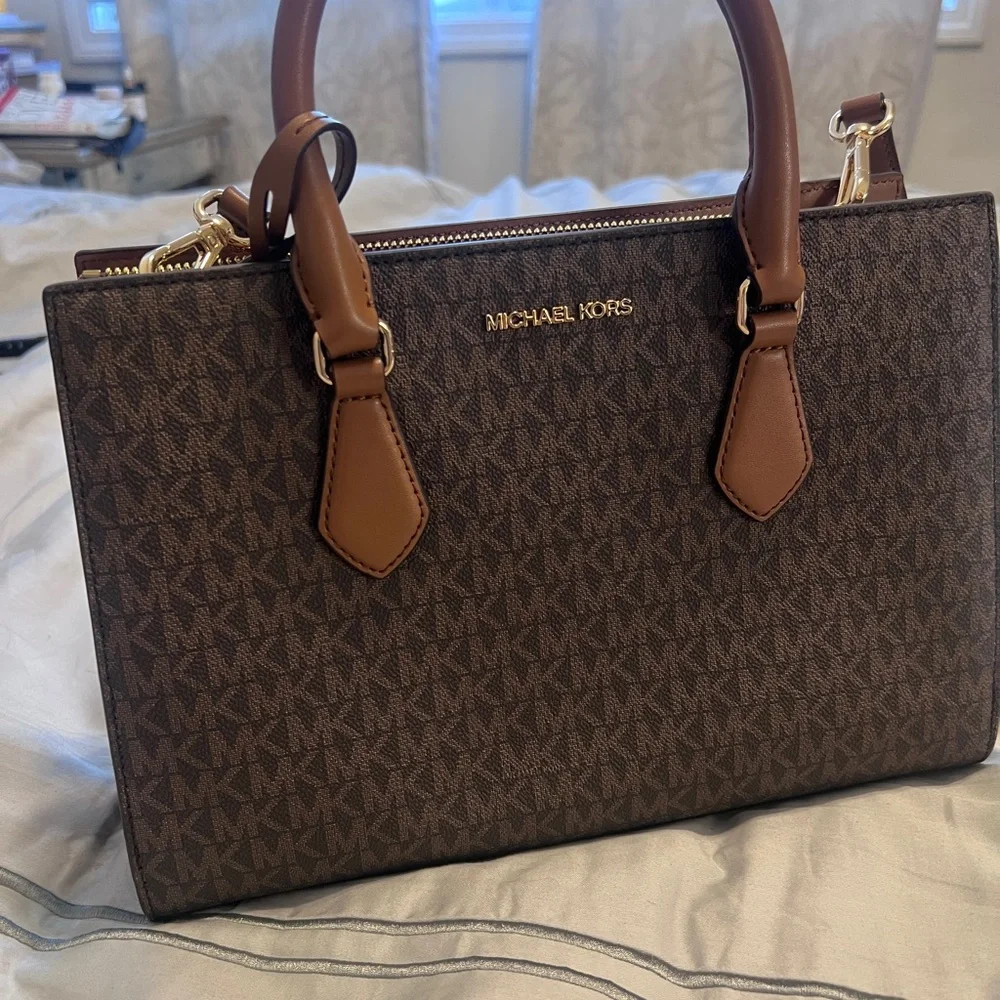NEW Michael Kors Brown Logo Satchel with Tan Accents - Picture 9 of 9